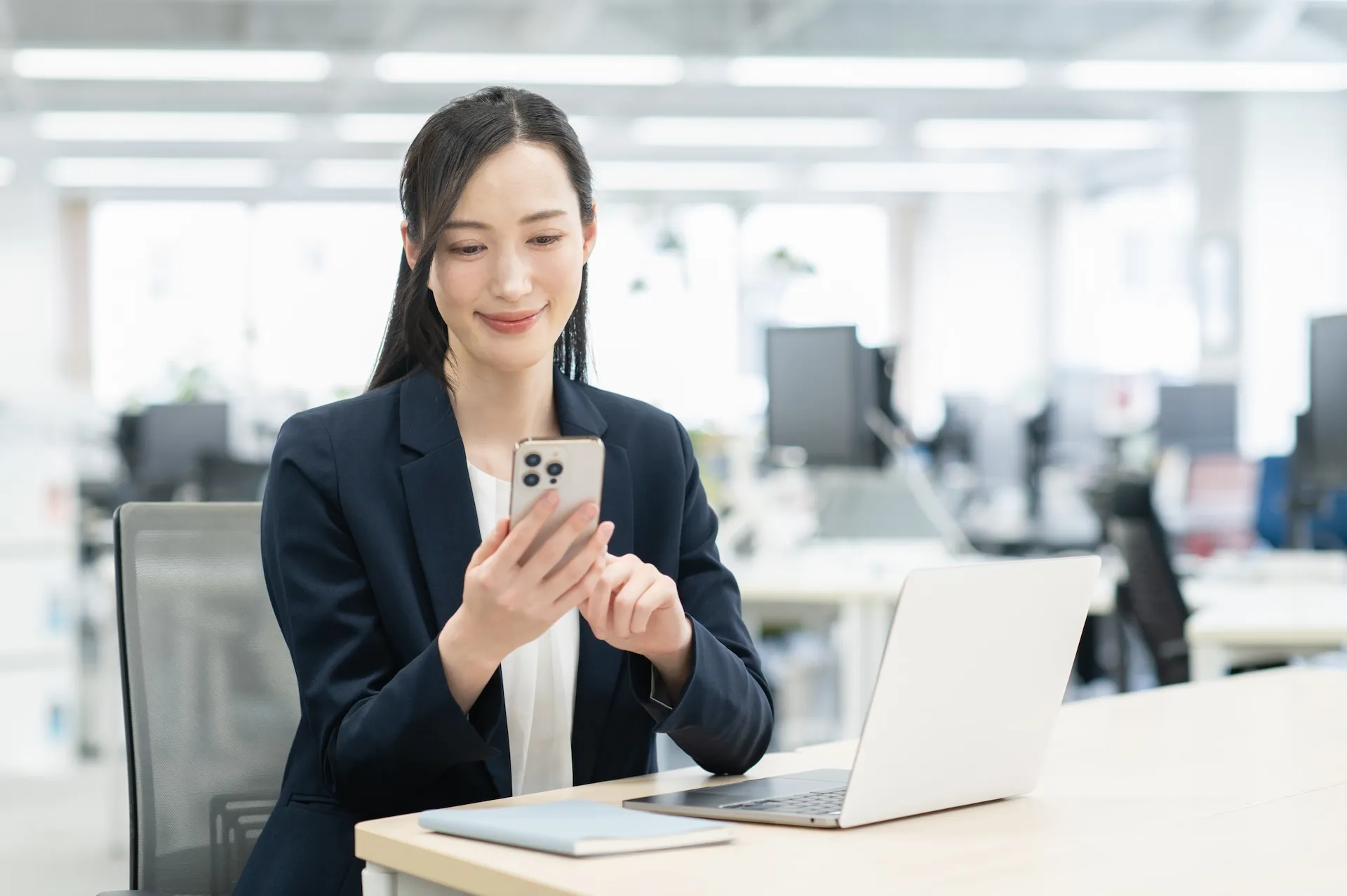 スマートフォンでも見やすく